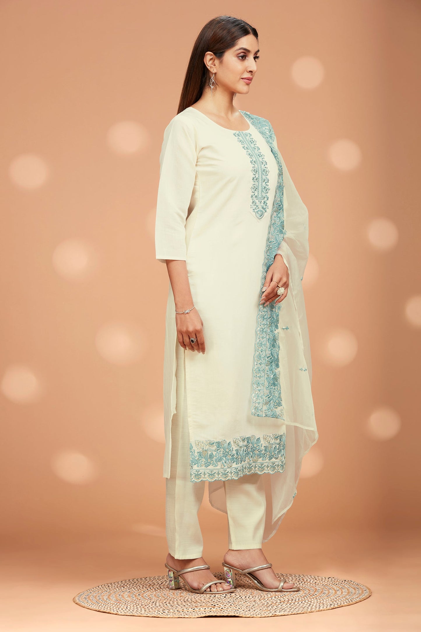 White Cotton Embroidered Chic Kurta Set