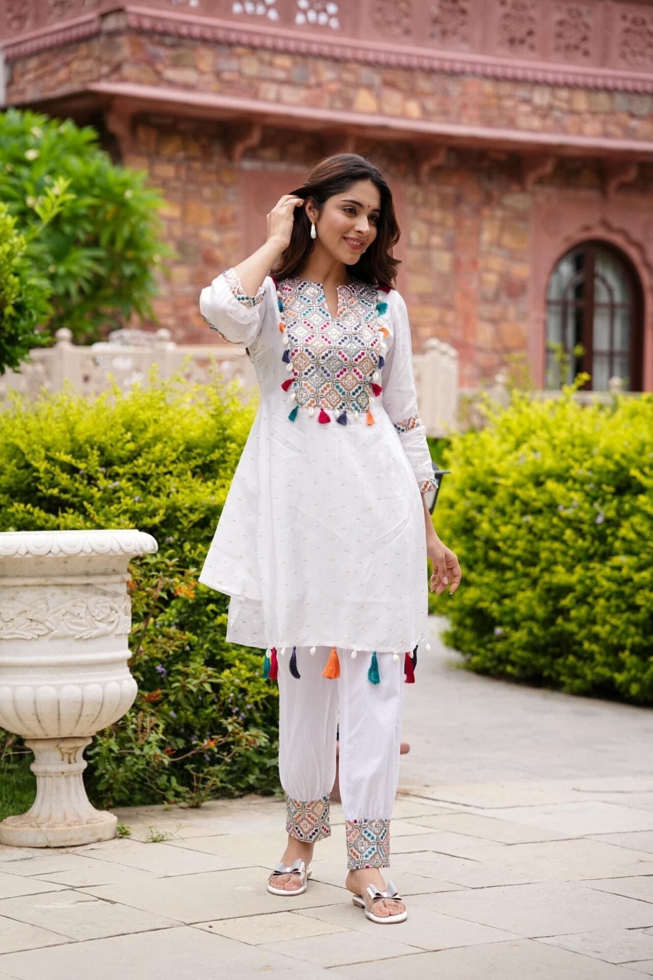 NETRA WHITE KURTA SET