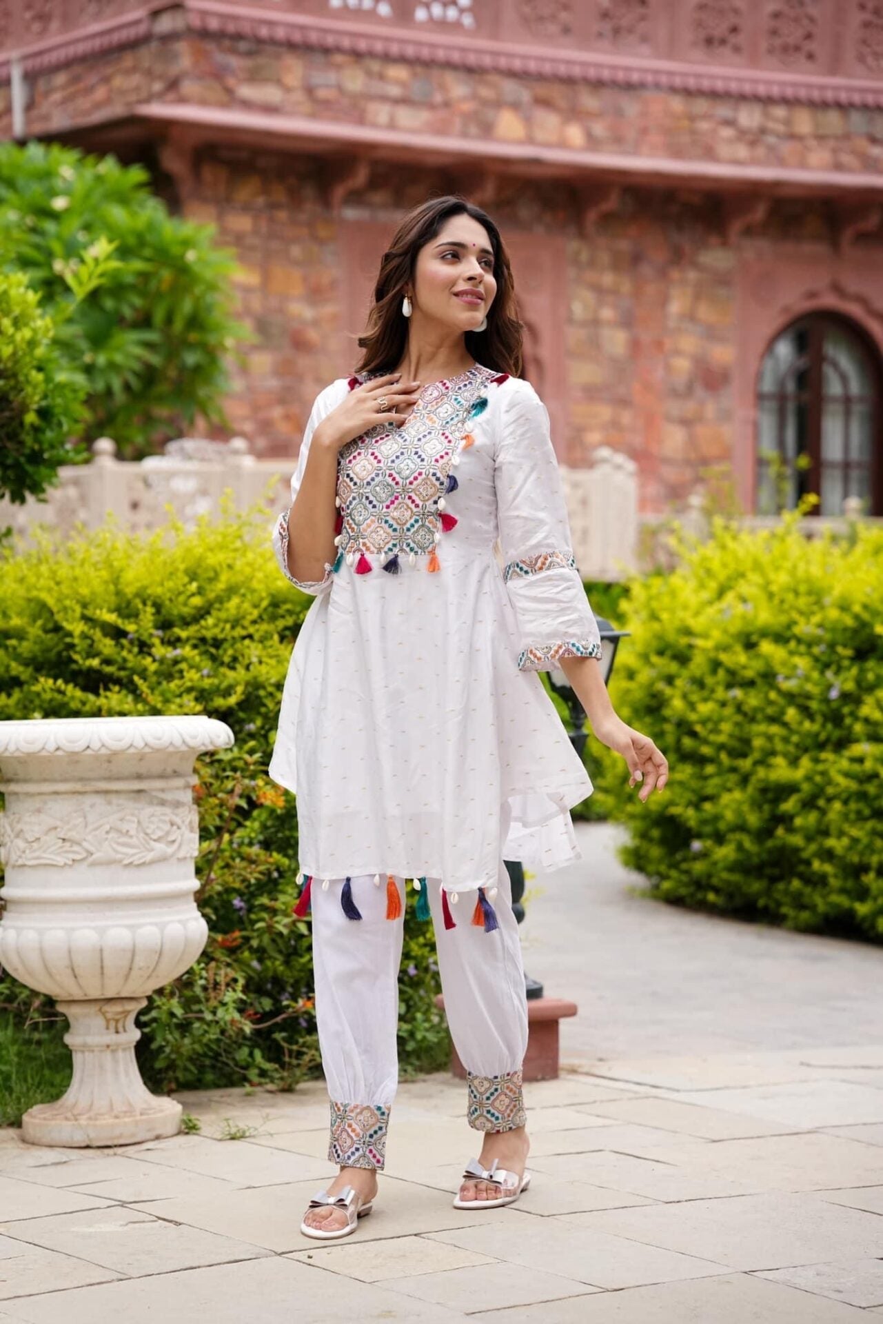 NETRA WHITE KURTA SET