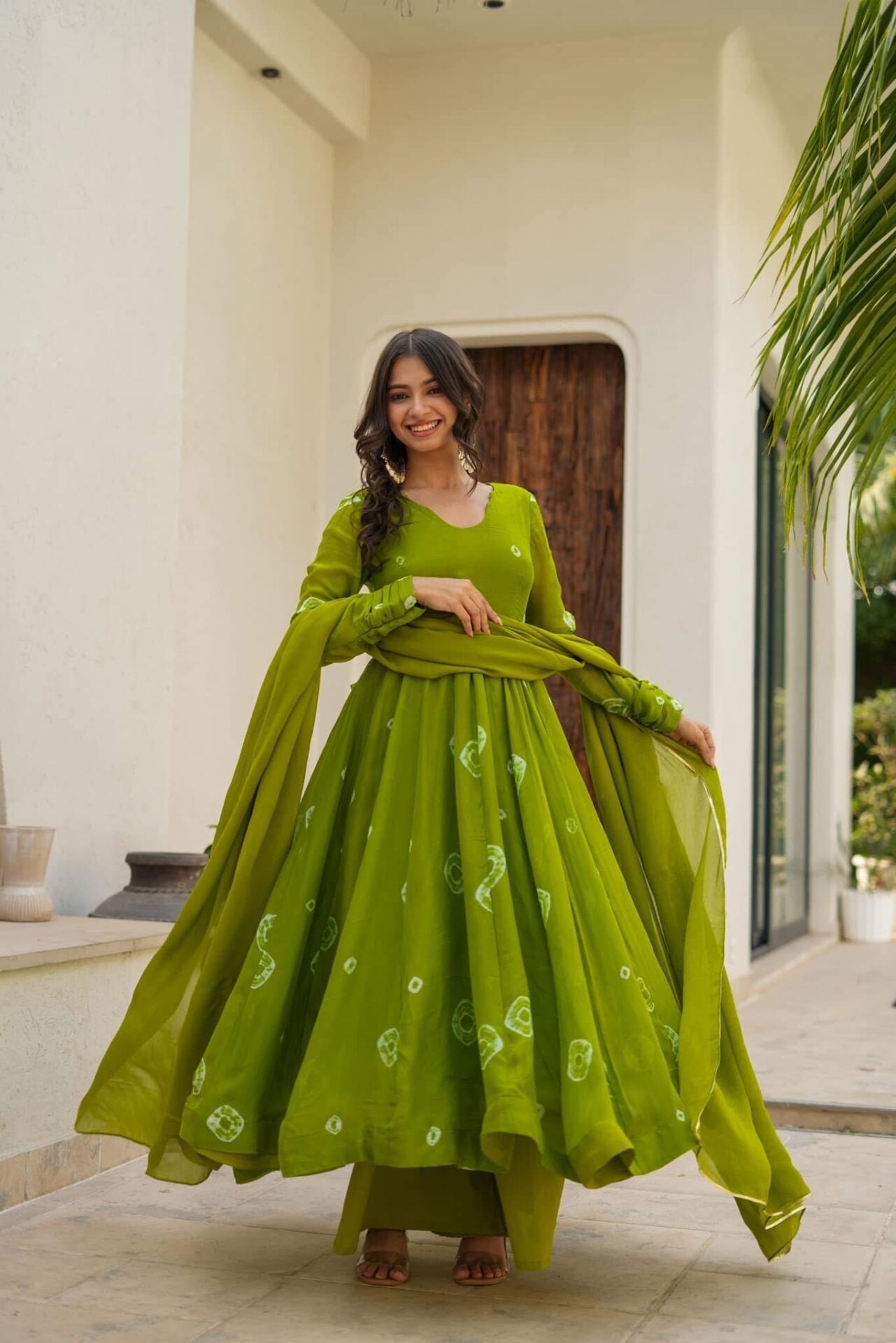 Aashi green organza suit