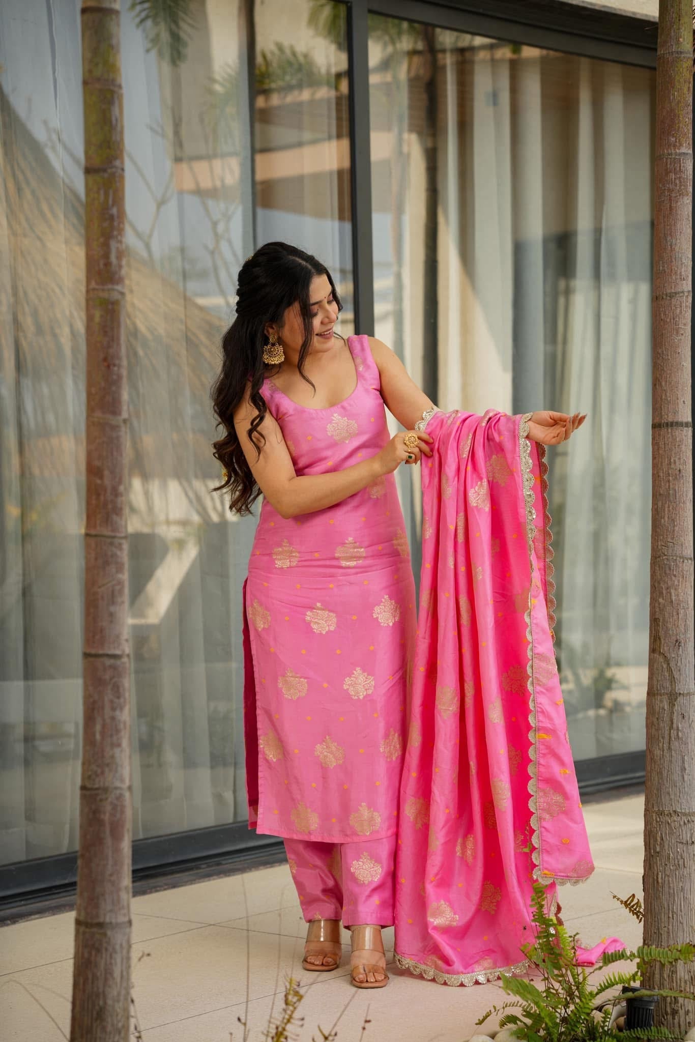 Roshni pink silk kurta set