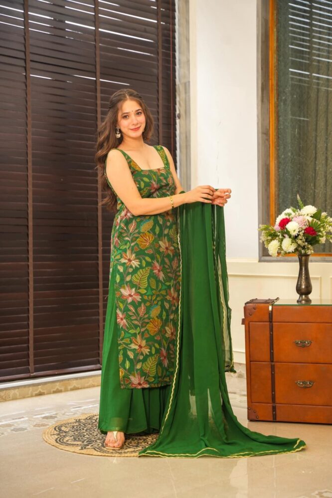 Sparkling green embroidered set