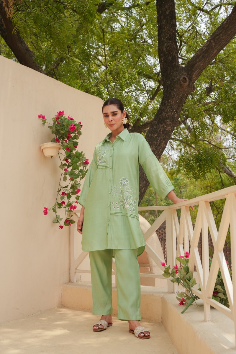 RICH PISTA GREEN EMBROIDERED SHIRT COLLAR PURE SILK CORD SET