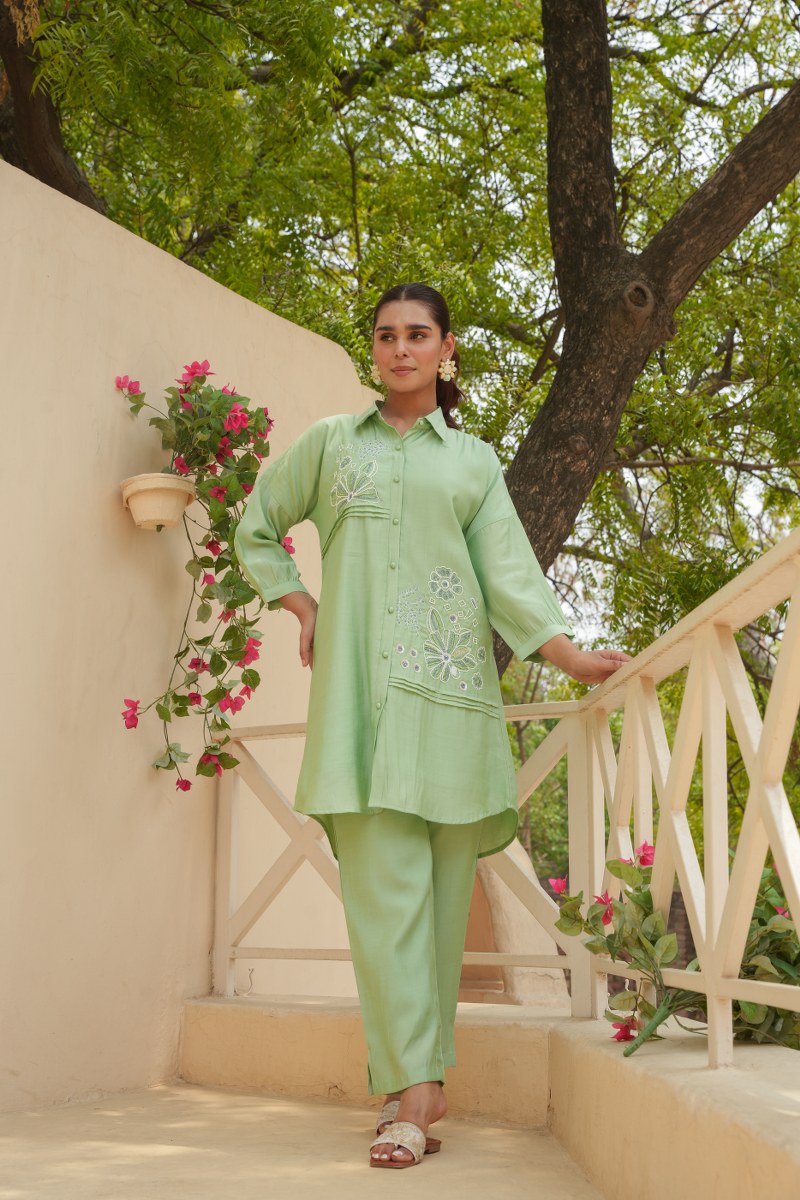 RICH PISTA GREEN EMBROIDERED SHIRT COLLAR PURE SILK CORD SET