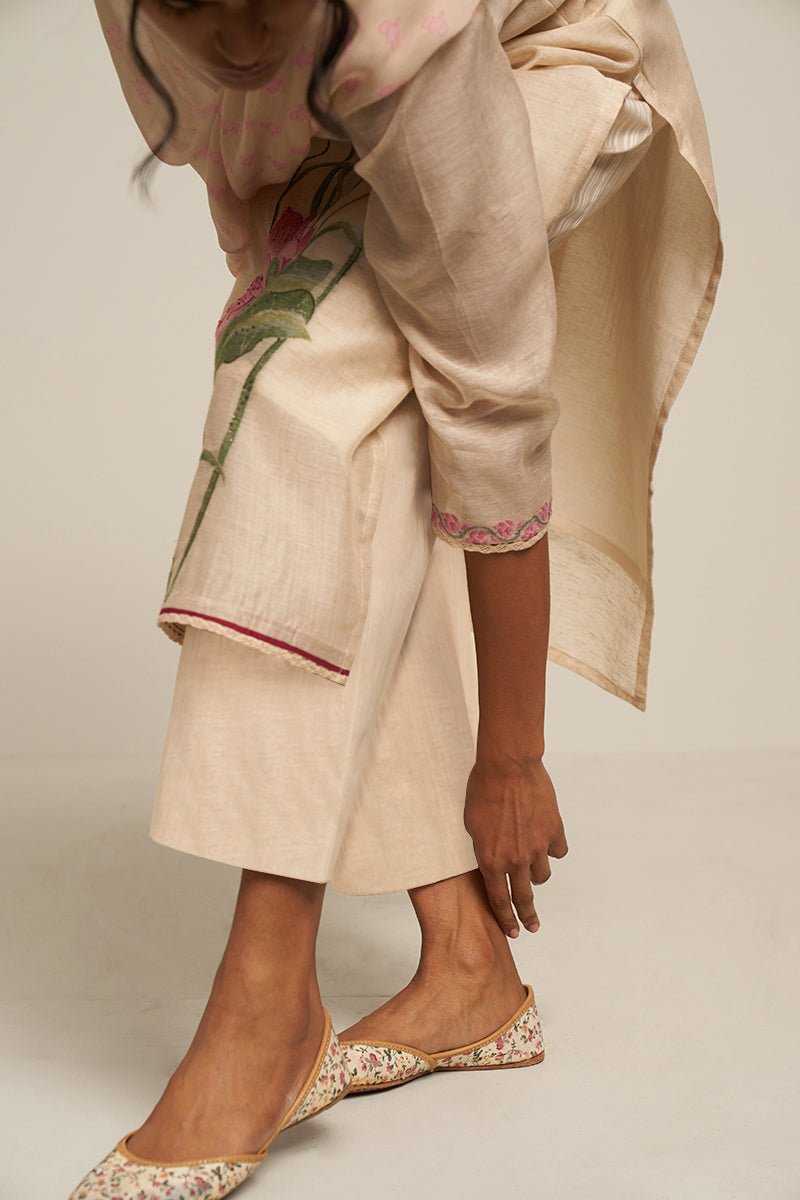 Parchment Beige Cotton Linen Woven Kurta With Lotus Printed Chiffon Dupatta