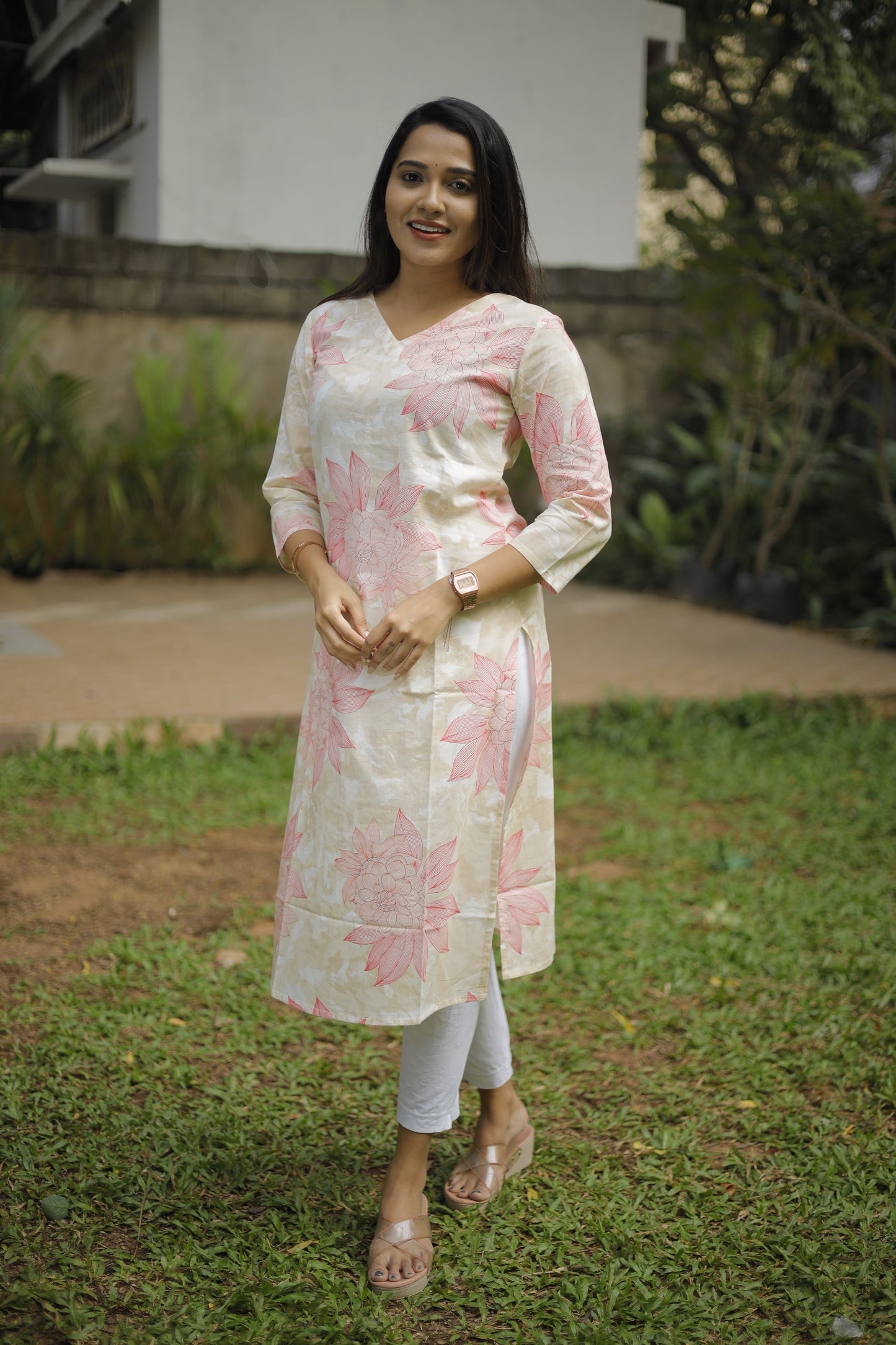 Traditional Meets Trendy – Discover Our Exclusive Kurtis