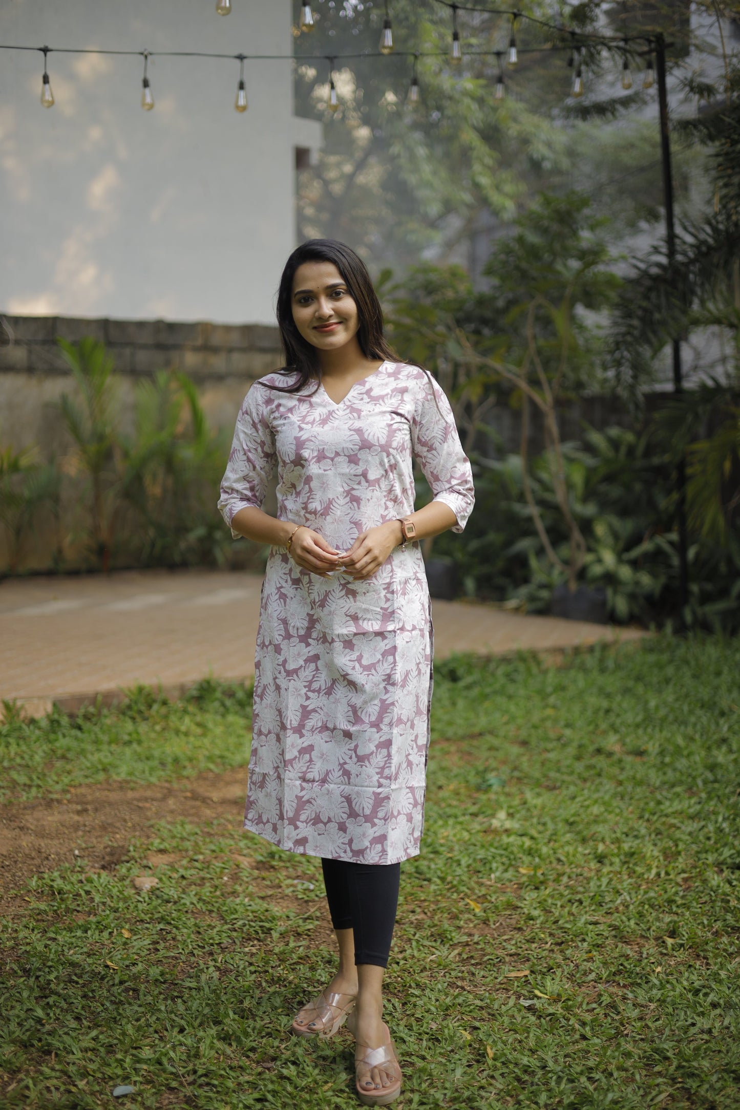 Traditional Meets Trendy – Discover Our Exclusive Kurtis